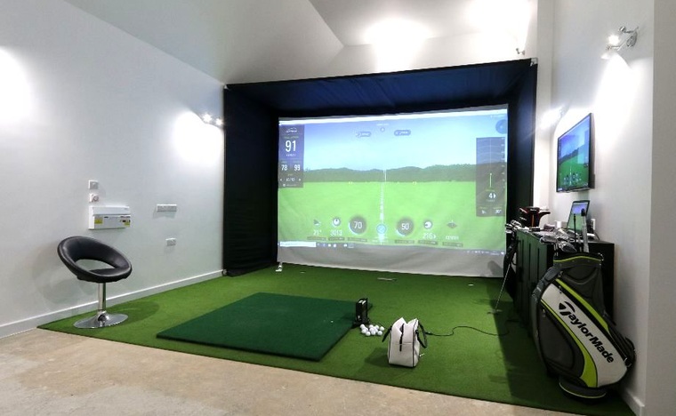 Golf swing studio